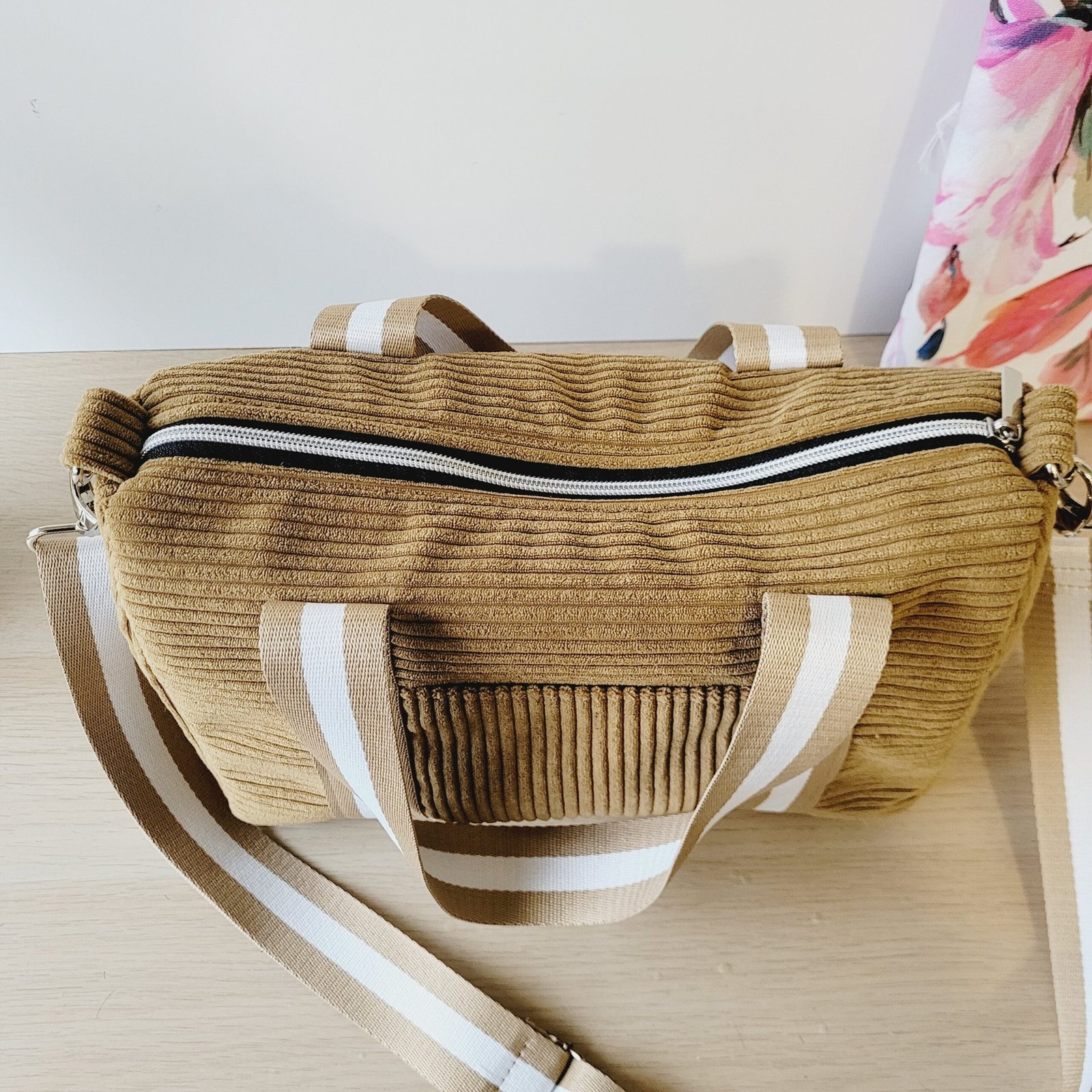 Sac Week end velours côtelé kaki – Image 8